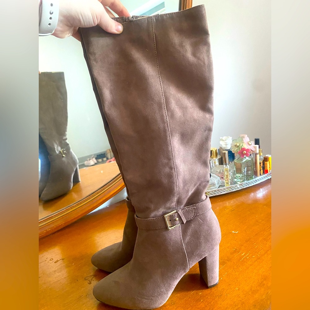 Fall/Winter Statement heel boots size 7 1/2